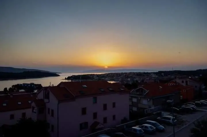 Panorama Sunset Apartments Cres