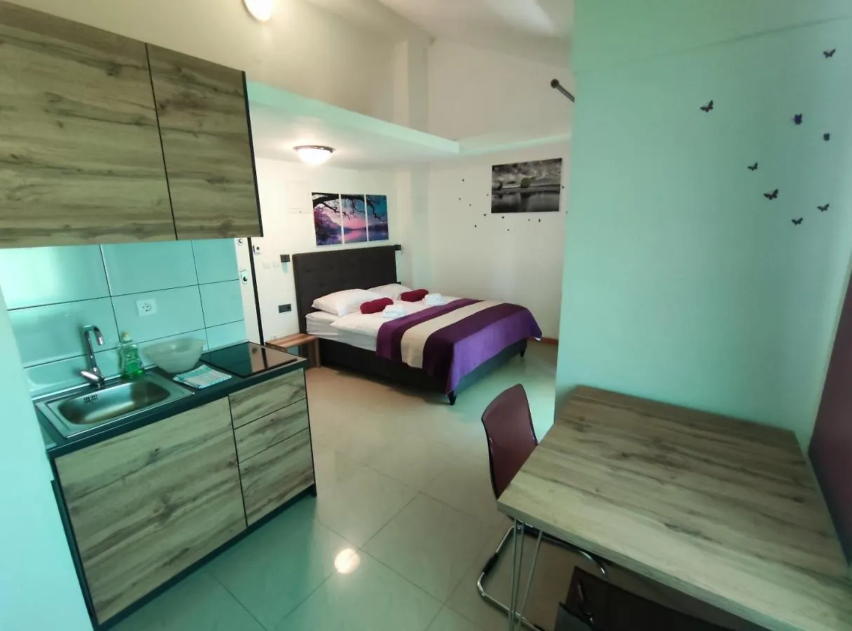 Panorama Sunset Apartments 茨雷斯 0*,