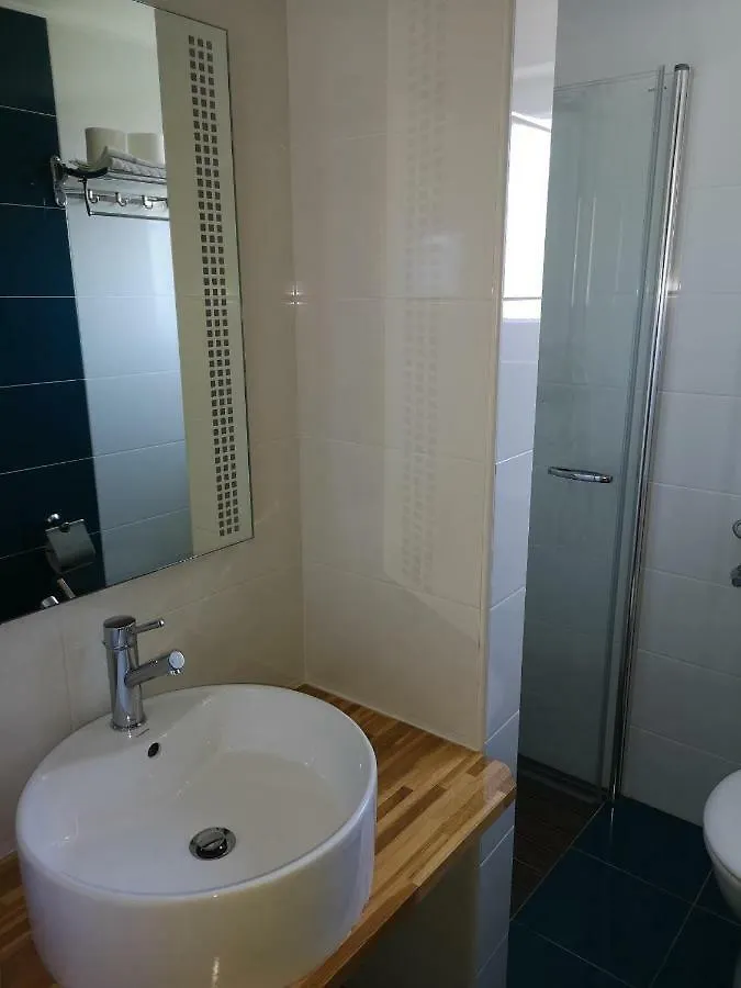 Panorama Sunset Apartments 茨雷斯